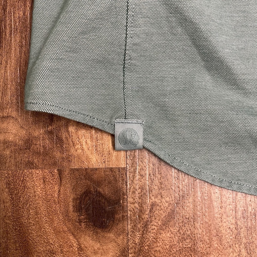 Lululemon Commission Long Sleeve Enzyme Green Wash Button Shirt Mens Sz M - Picture 4 of 7